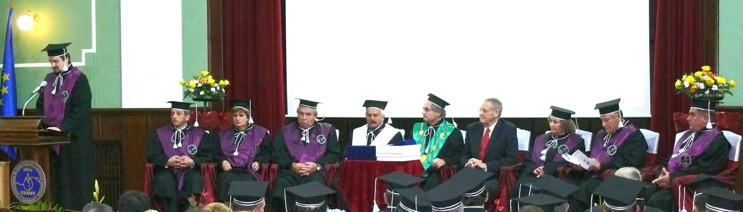Dean Radu E. Sestras presenting Laudatio for Jules Janick DHC in festive ceremony
