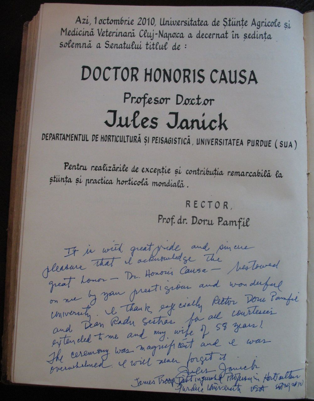 Jules Janick signing in Doctor Honoris Causa book